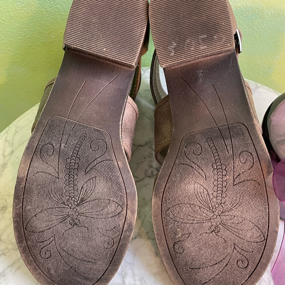 Rampage Embossed Taupe Sandals - Picture 7 of 8